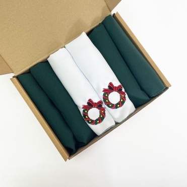 Xmas Embroidered Napkin Set of 6 - Wreath with Bottle Green Napkins